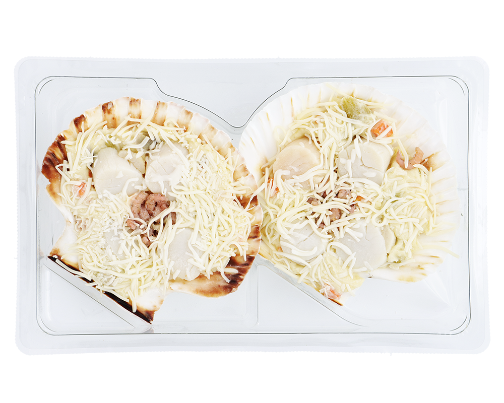 Coquilles Saint-Jacques sauce vin blanc, brunoise de légumes et crevettes grises (2 pièces)